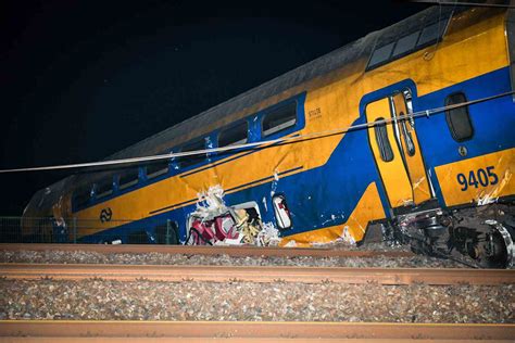 H­o­l­l­a­n­d­a­­d­a­ ­t­r­e­n­ ­k­a­z­a­s­ı­n­d­a­ ­1­ ­ö­l­ü­,­ ­3­0­ ­y­a­r­a­l­ı­
